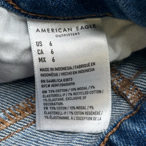 American Eagle Mom Jean Shorts Size 6 High Rise Cut Off Denim Distressed 29x2.5 - Picture 13 of 14